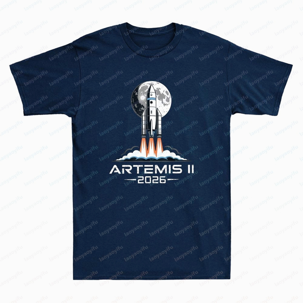 Summer Clothing Trends For Men 2026 - T-shirt Grafica 2026 Moon Rocket Fashion