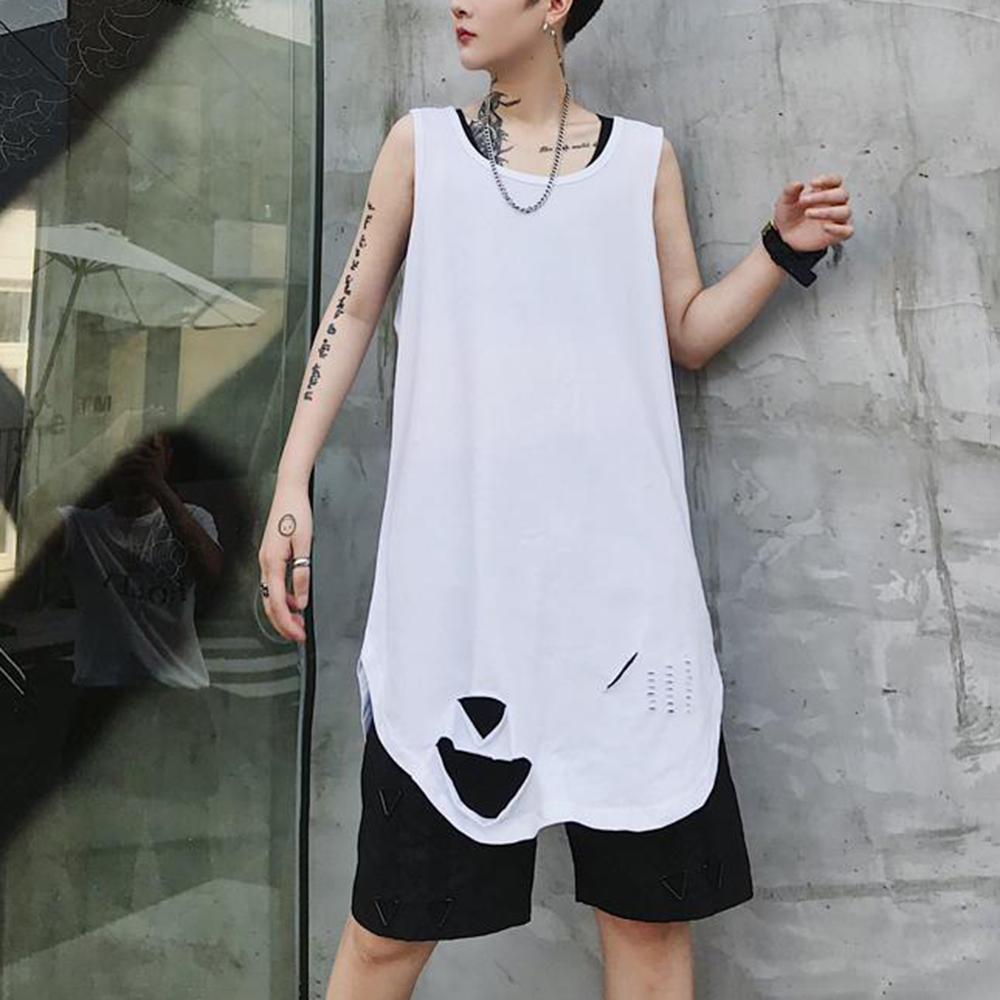 Summer Clothing Trends For Men 2026 - Canotta da Uomo Nera Strappata Traspirante