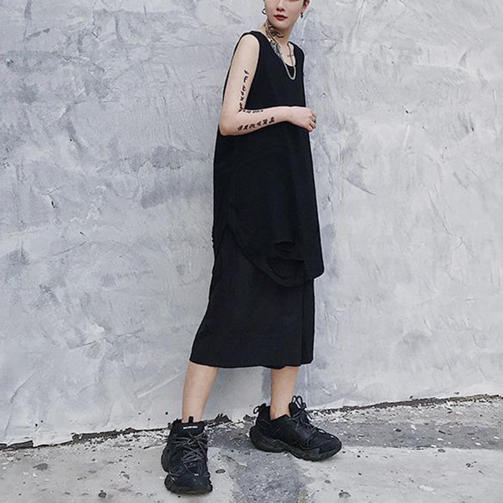 Canotta da Uomo Nera Strappata - Summer Clothing Trends For Men 2026 recensione e prezzo